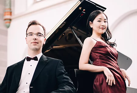 Klavierduo Severine Kim und Knut Hanßen Darstellung des Klavierduos Severine Kim und Knut Hanßen